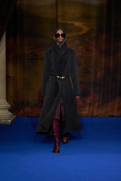Look 19